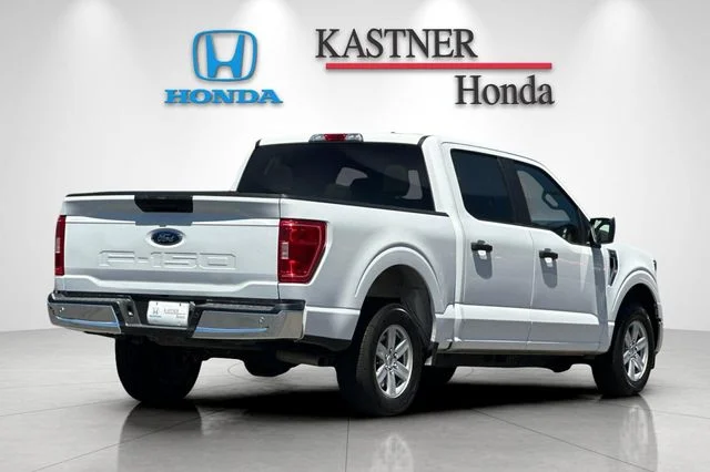 Used 2023 Oxford White Ford XLT image 4