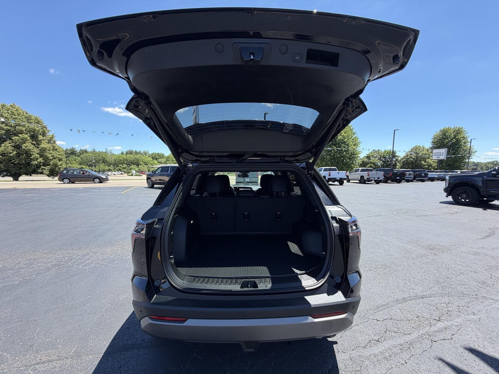 2026 Chevrolet Equinox LT - Photo 10