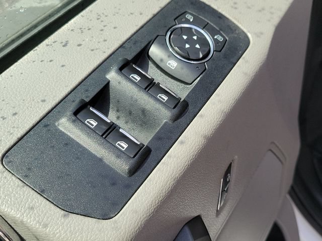 Used 2016 White Ford XL image 9