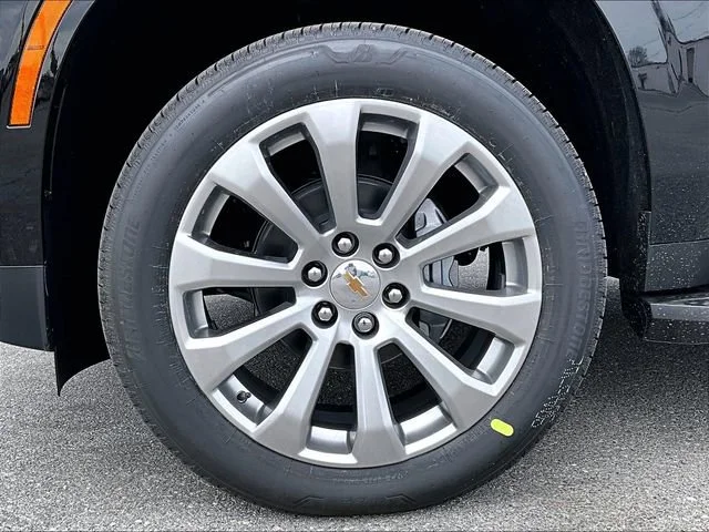 2026 Chevrolet Suburban Premier - Photo 7
