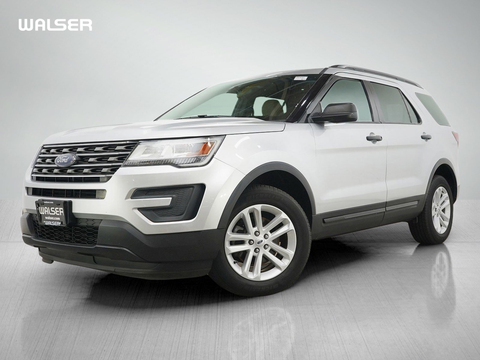 Used 2016 Ingot Silver Ford  image 1