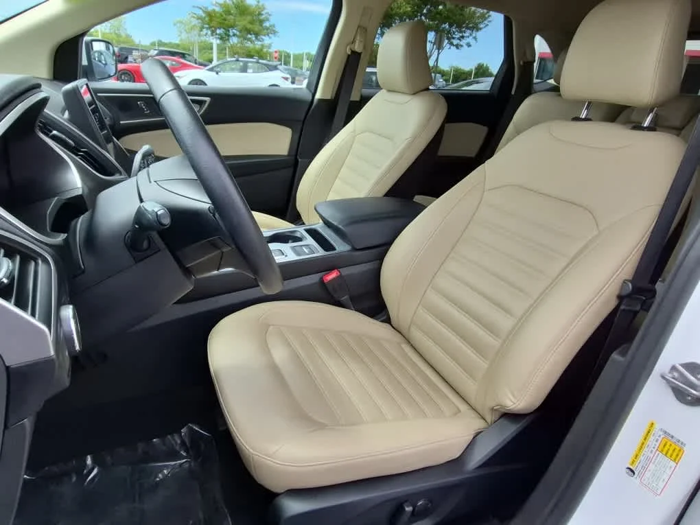 Used 2021 Oxford White Ford SEL image 9