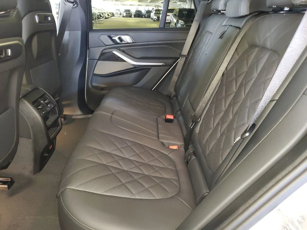 Used 2026 White BMW sDrive40i image 11