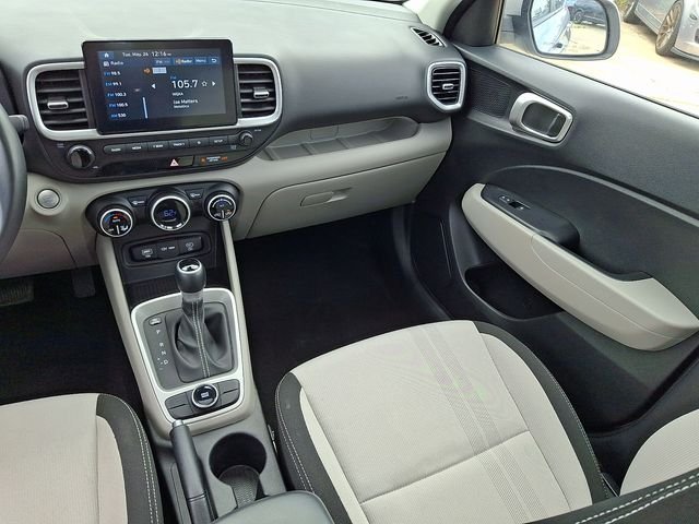 Certified Used 2025 Silver Hyundai SEL image 16