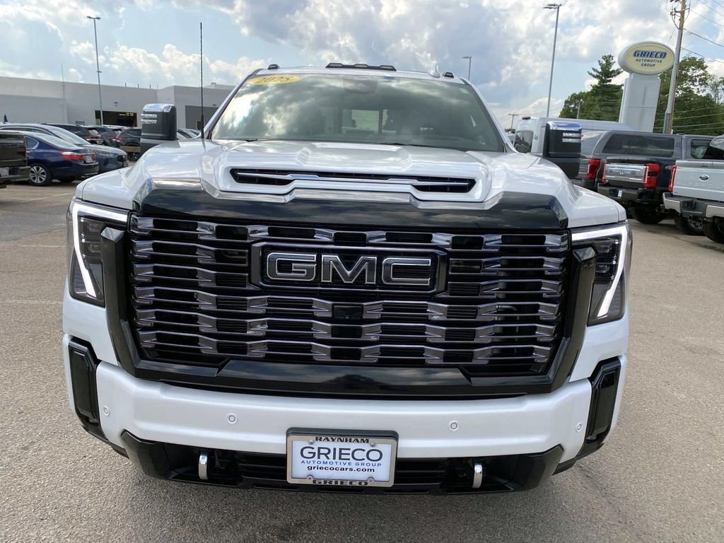 Used 2025 White GMC Denali Ultimate image 12