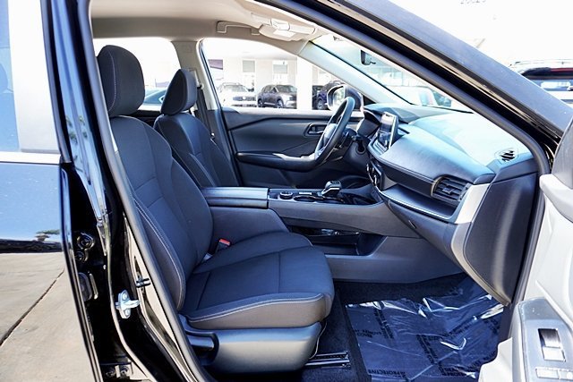 Used 2025 Black Nissan S image 17