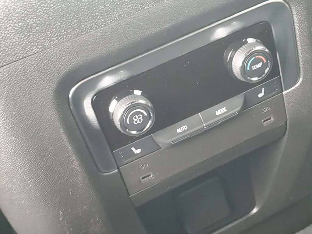 2027 Chevrolet Suburban High Country - Photo 23