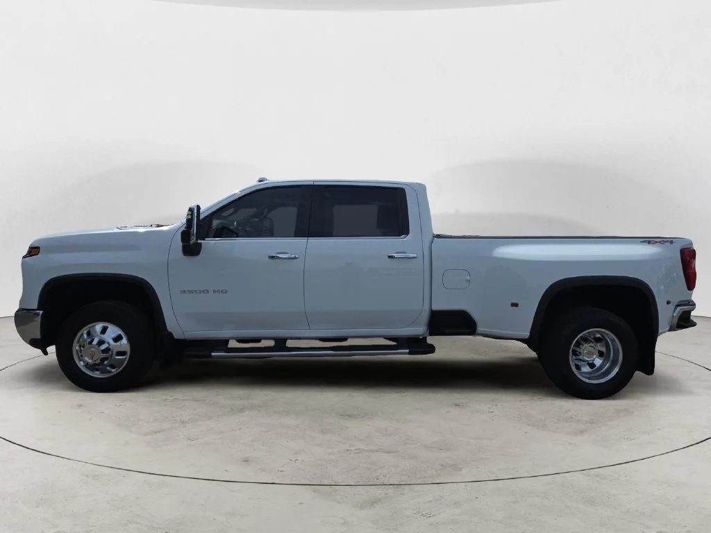 Used 2024 Summit White Chevrolet LTZ DRW image 12