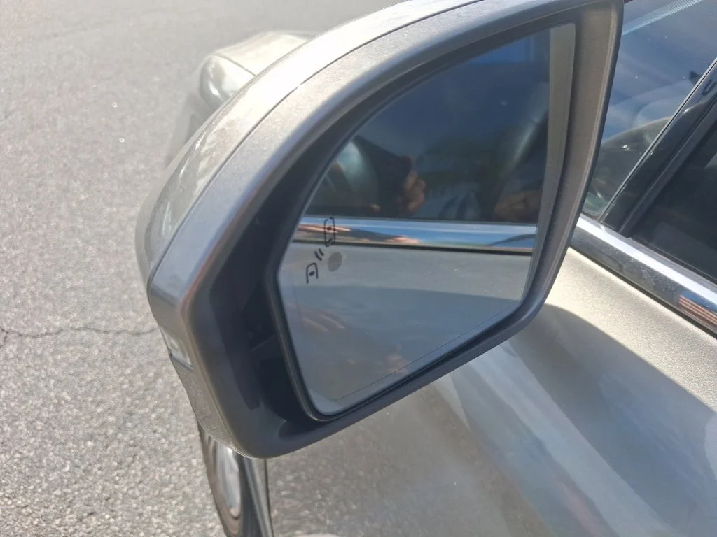 Used 2016  Lincoln Reserve image 19