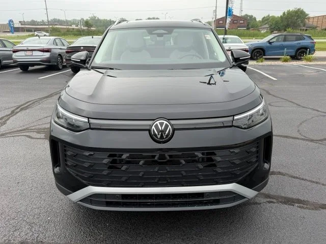 New 2026 Deep Black Pearl Volkswagen 2.0T SE image 2