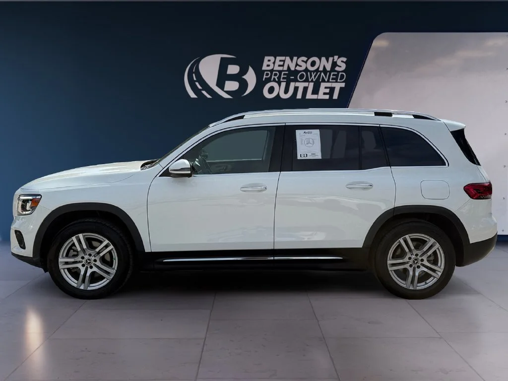 Used 2023  Mercedes-Benz GLB 250 image 2