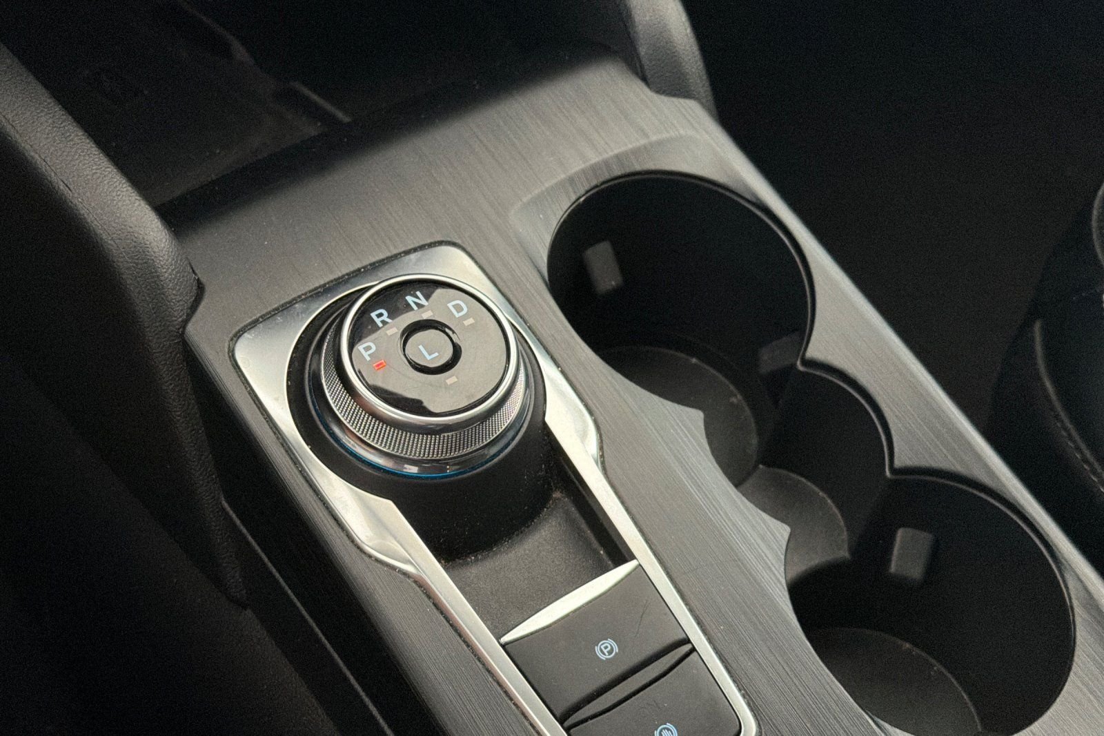 Used 2024  Ford Platinum image 24