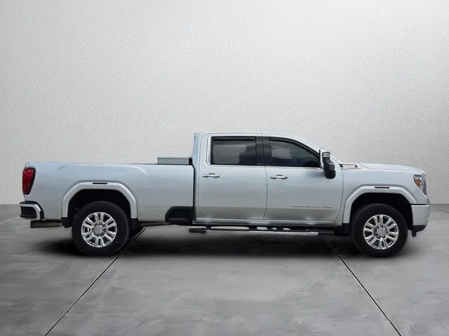 Used 2020 Silver GMC Denali image 5