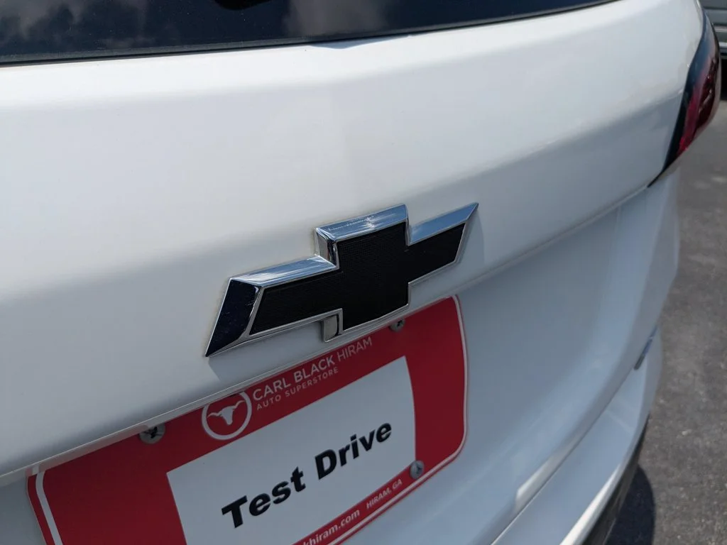 Used 2024 Summit White Chevrolet RS image 29