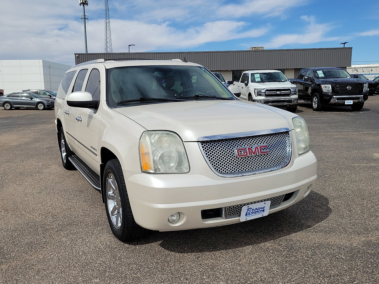 Used 2011 GMC Yukon XL Denali with VIN 1GKS1MEF8BR308255 for sale in Amarillo, TX