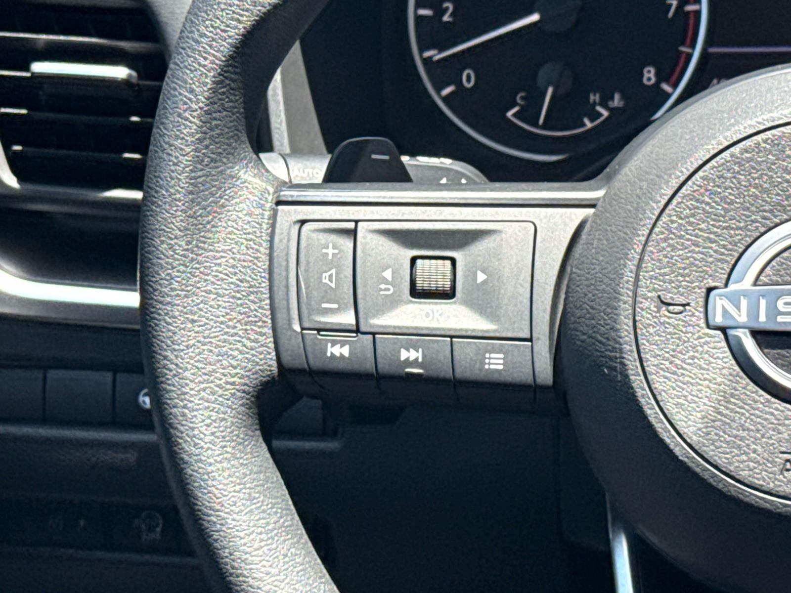 Used 2024 Gray Nissan SV image 15