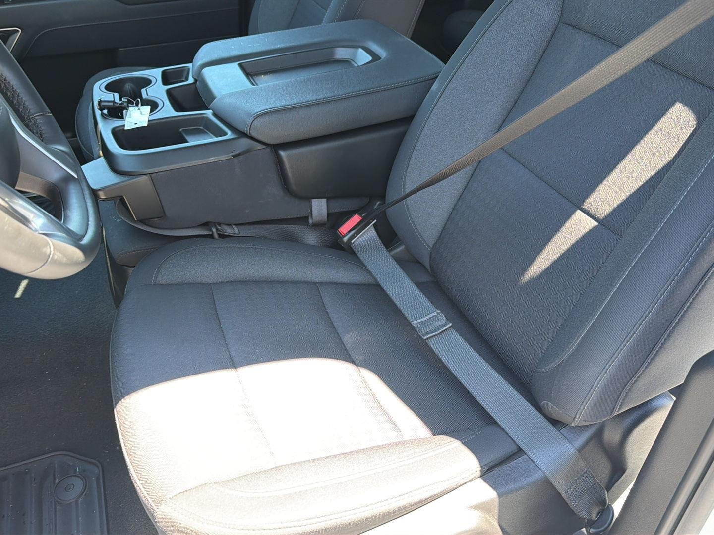 Used 2025 Summit White Chevrolet LT image 32