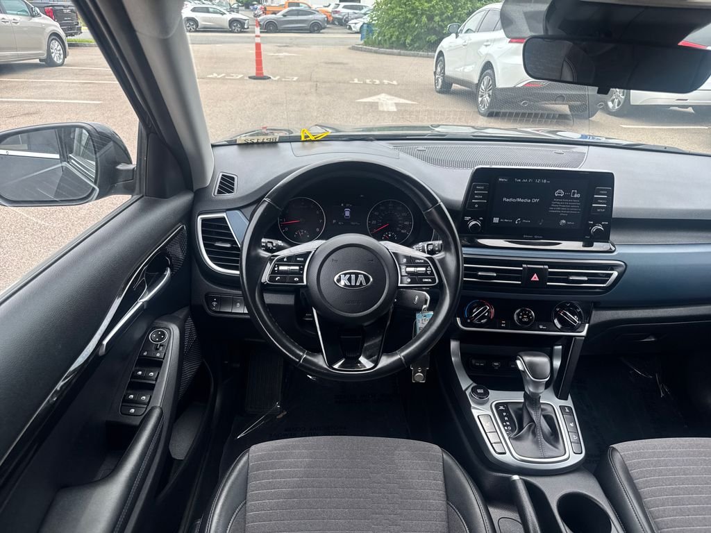 Used 2021 Black Kia S image 12