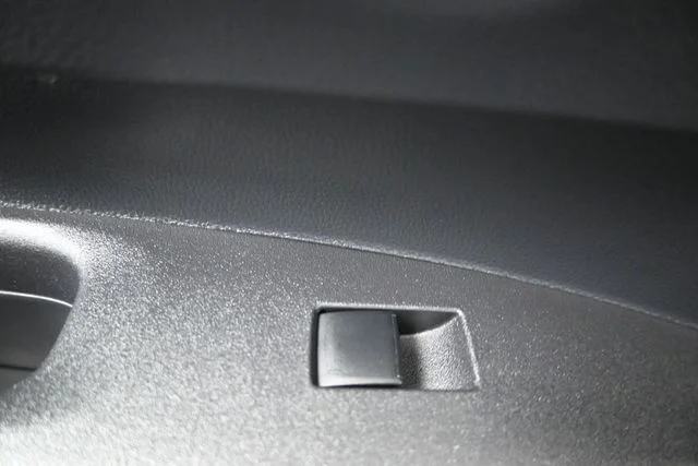 2025 Toyota Corolla LE - Photo 10