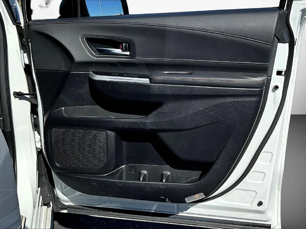 2025 Toyota Sienna Platinum - Photo 36