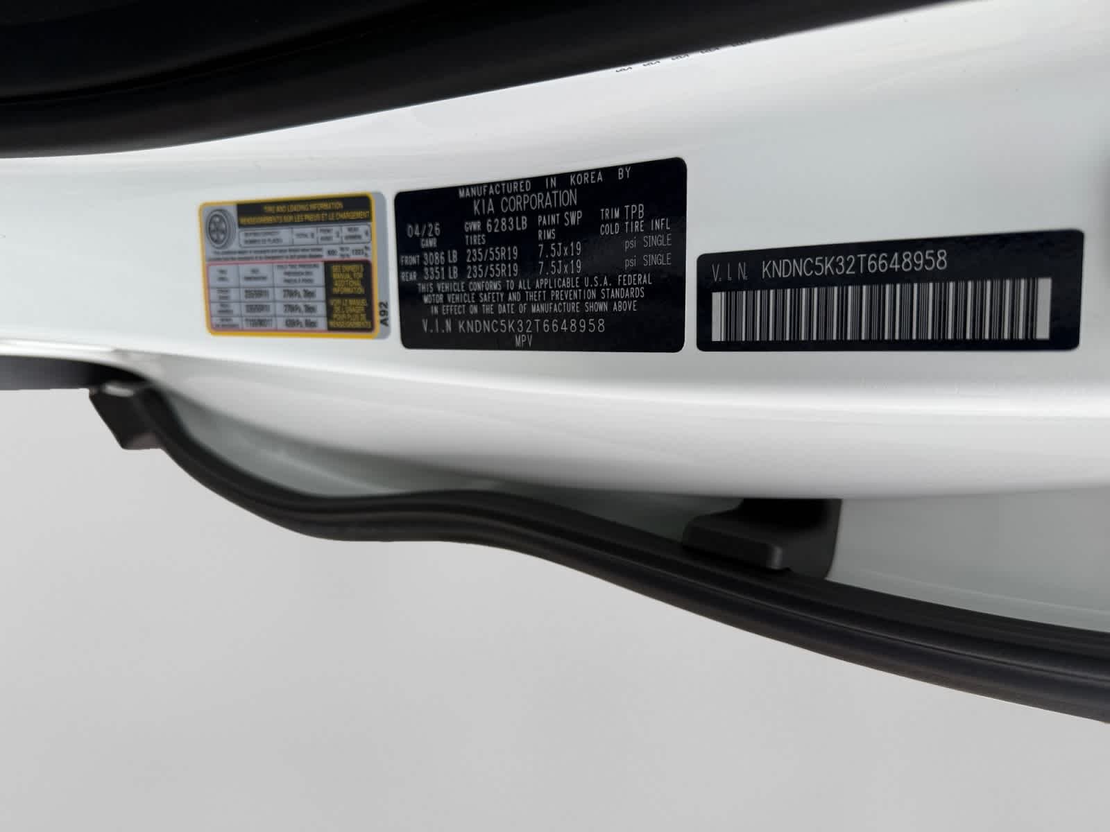 New 2026 Snow White Pearl Kia EX image 25
