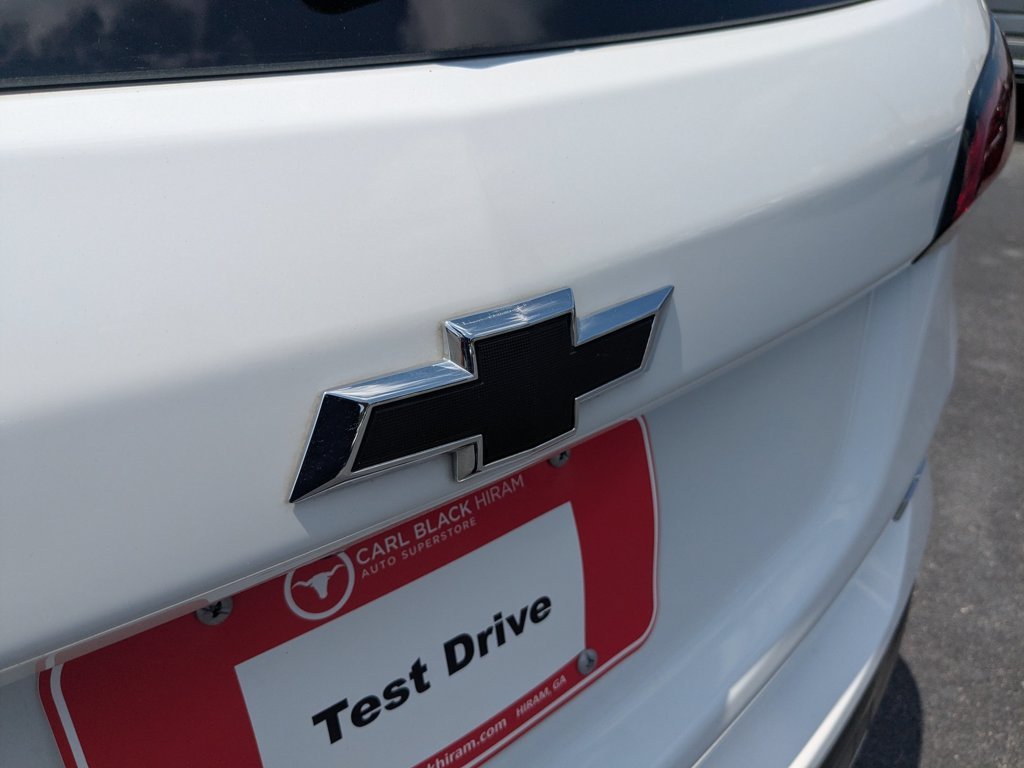 Used 2024 Summit White Chevrolet RS image 29