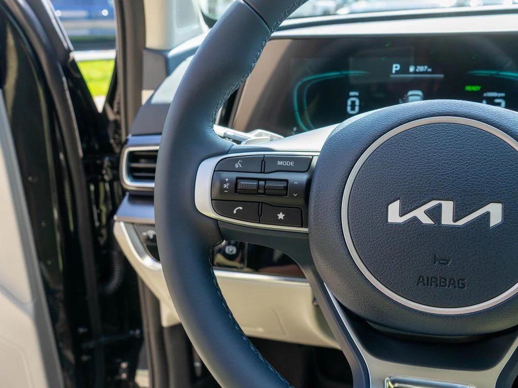 Certified Used 2025 Black Kia EX image 18
