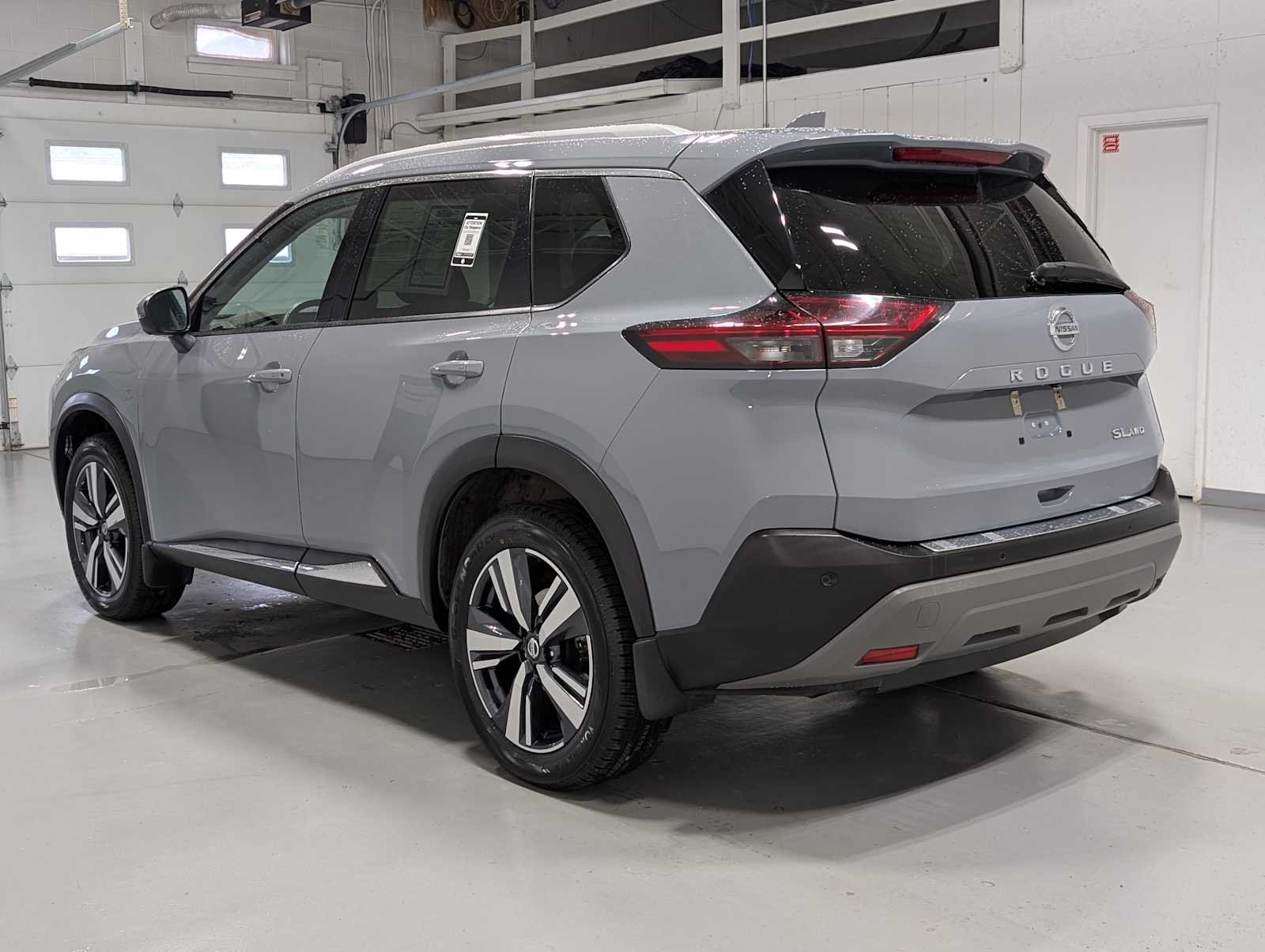 Used 2021 BOULDER GRAY PE Nissan SL image 10