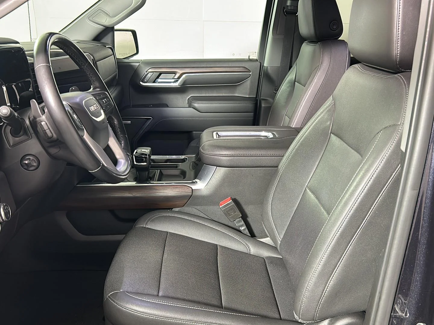 Used 2022 Titanium Rush Metallic GMC SLT image 14