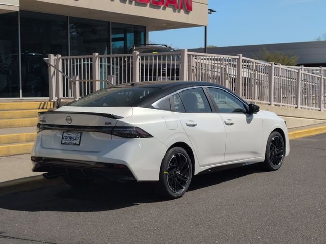 New 2026 Aspen White TriCoat / Super Black Two-tone Nissan SR image 3