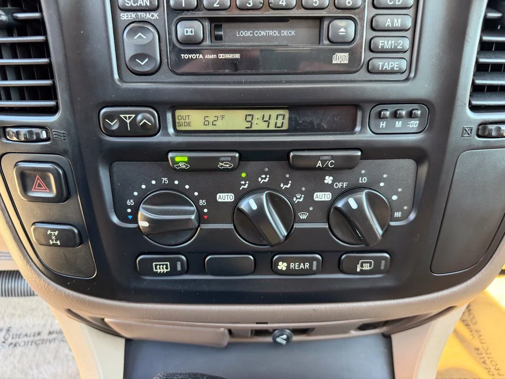 Used 2000 Black Toyota Base image 22