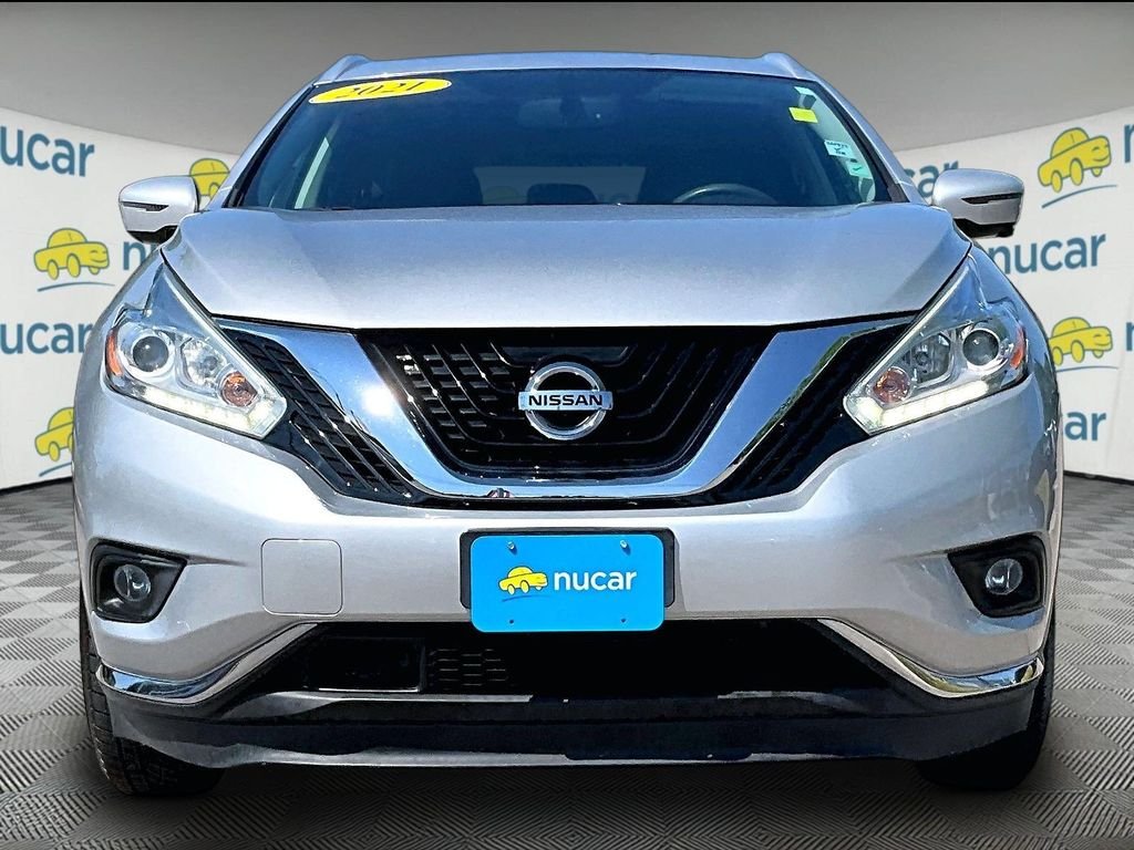 Used 2017 Silver Nissan SL image 2
