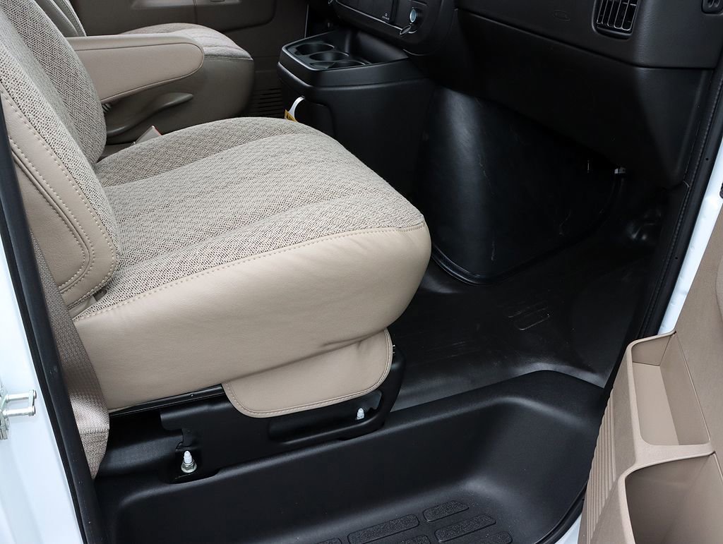 2026 Chevrolet Express Cargo Work Van - Photo 28