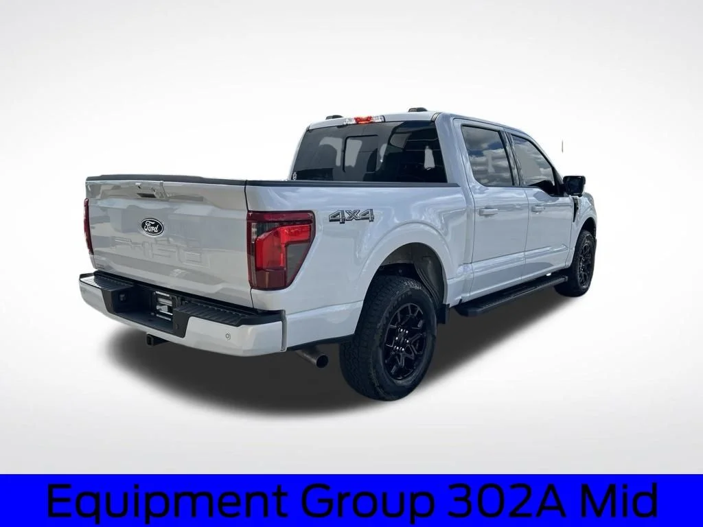 Used 2025 White Metallic Ford XLT image 4