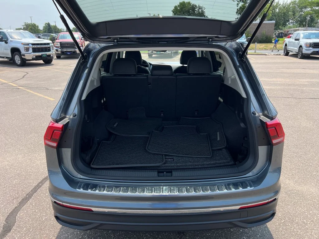 Used 2022 Gray Volkswagen 2.0T SE image 18