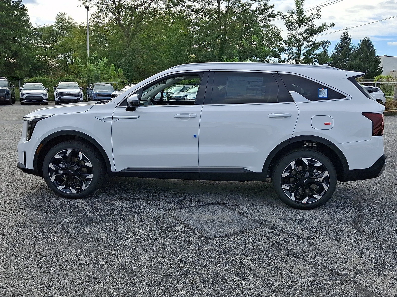New 2026 White Kia EX image 5