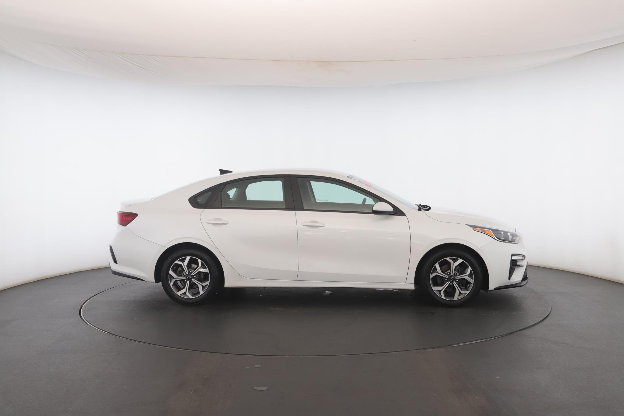 Used 2021 Snow White Pearl Kia LXS IVT image 20