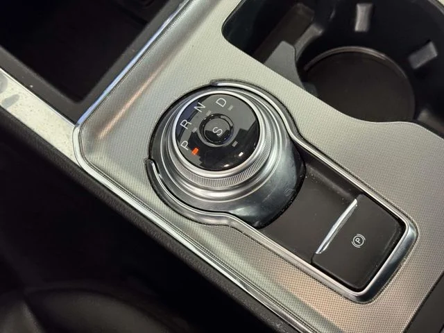 Used 2022 White Ford Titanium image 31