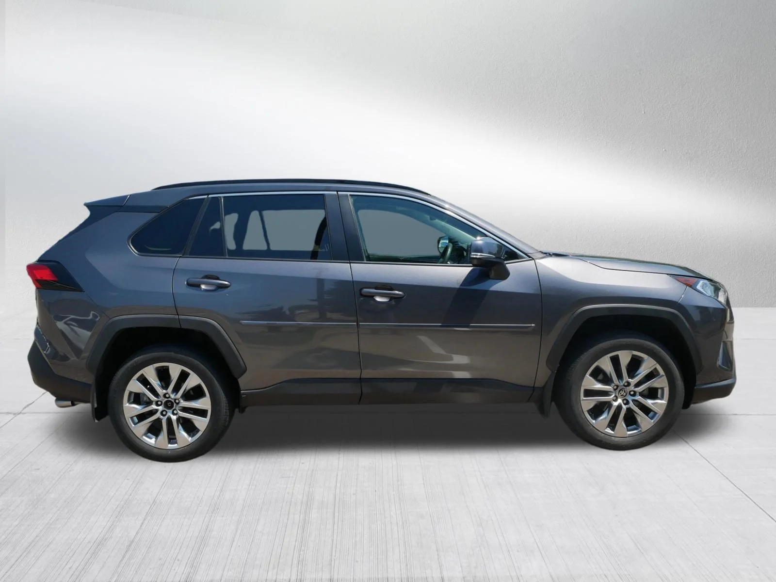 Used 2021 Magnetic Gray Metallic Toyota XLE Premium image 8