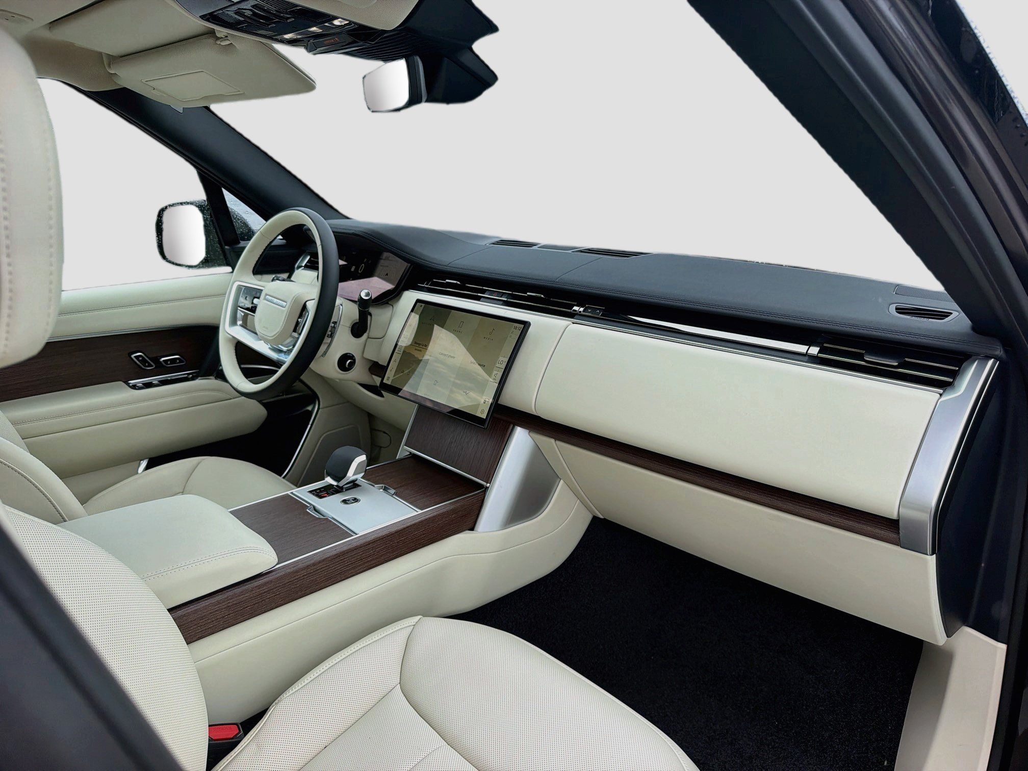 New 2026 Charente Grey Land Rover SE image 15