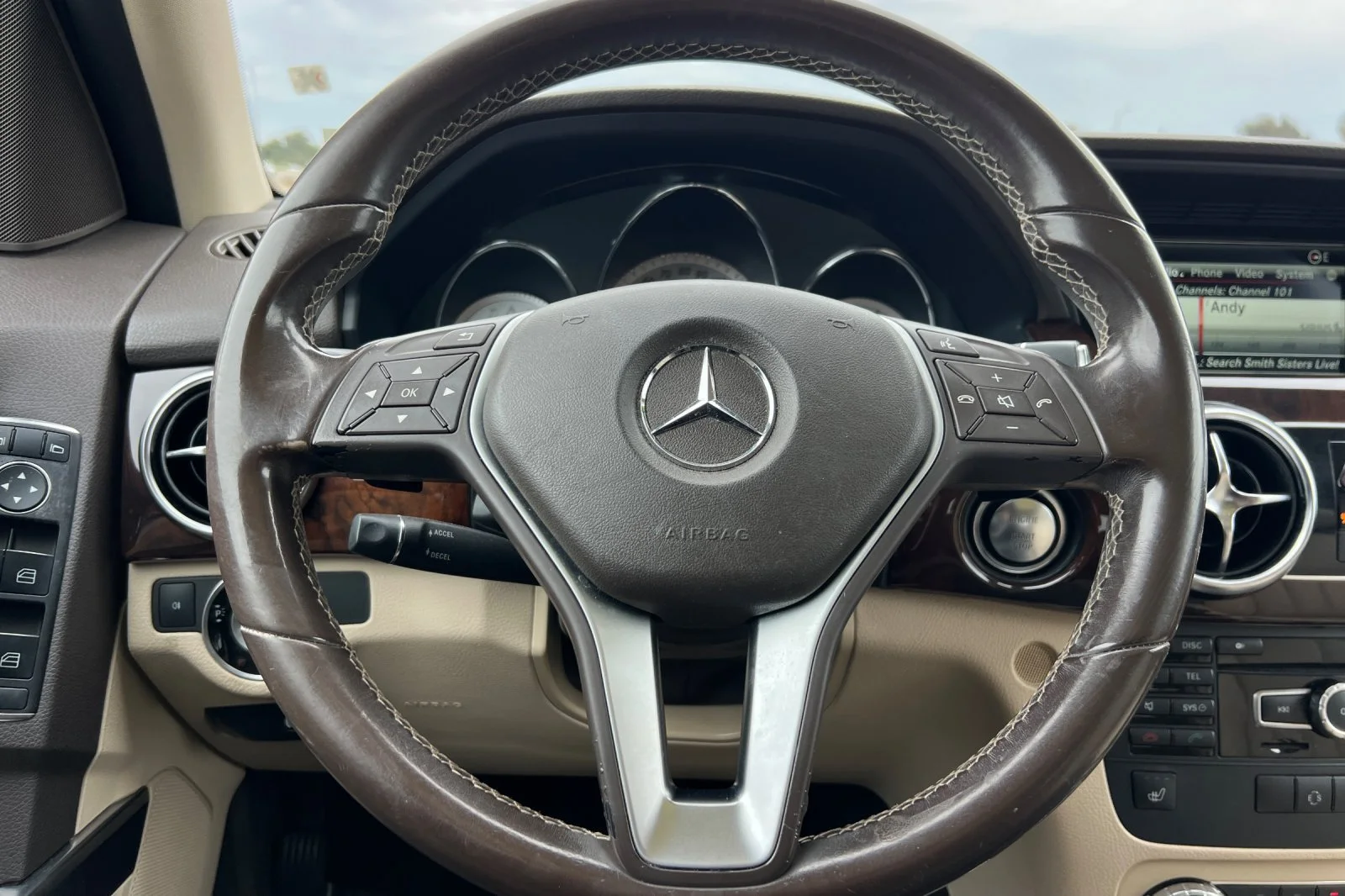 Used 2014  Mercedes-Benz GLK 250 image 25