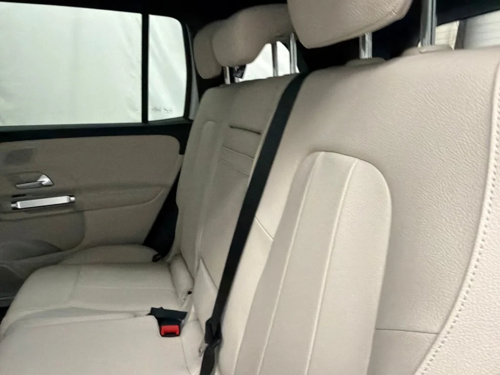 New 2026 White Mercedes-Benz GLB 250 image 18