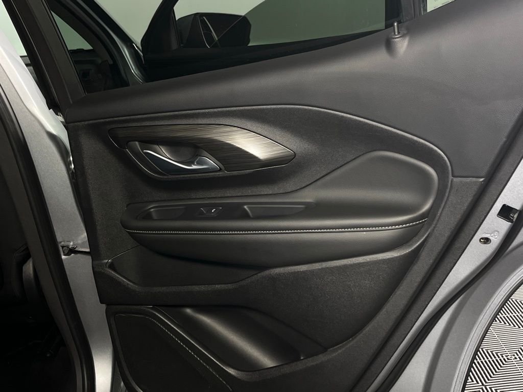 2024 GMC Terrain SLE - Photo 28