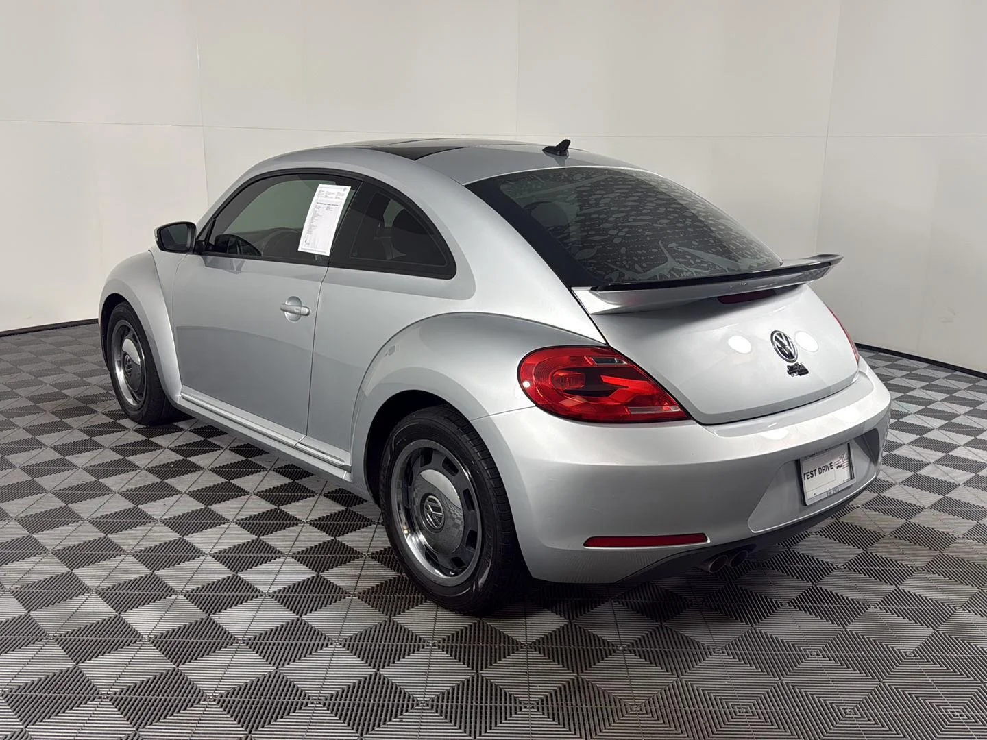 Used 2012 Reflex Silver Metallic Volkswagen 2.5L w/Sun image 5