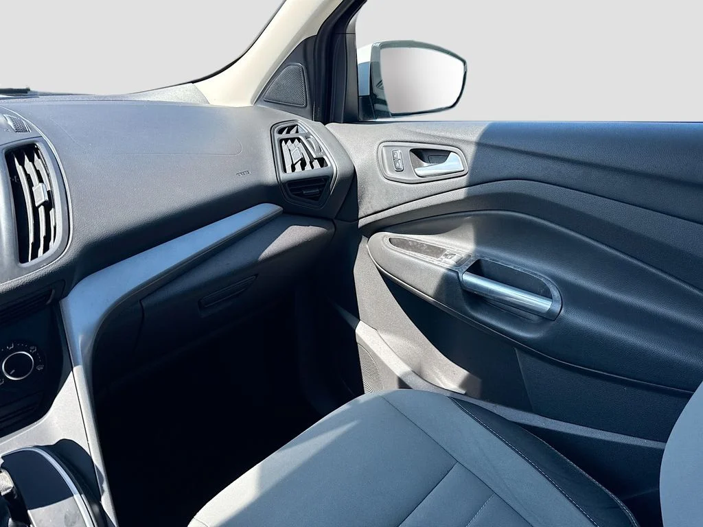 Used 2013 White Ford SE image 24