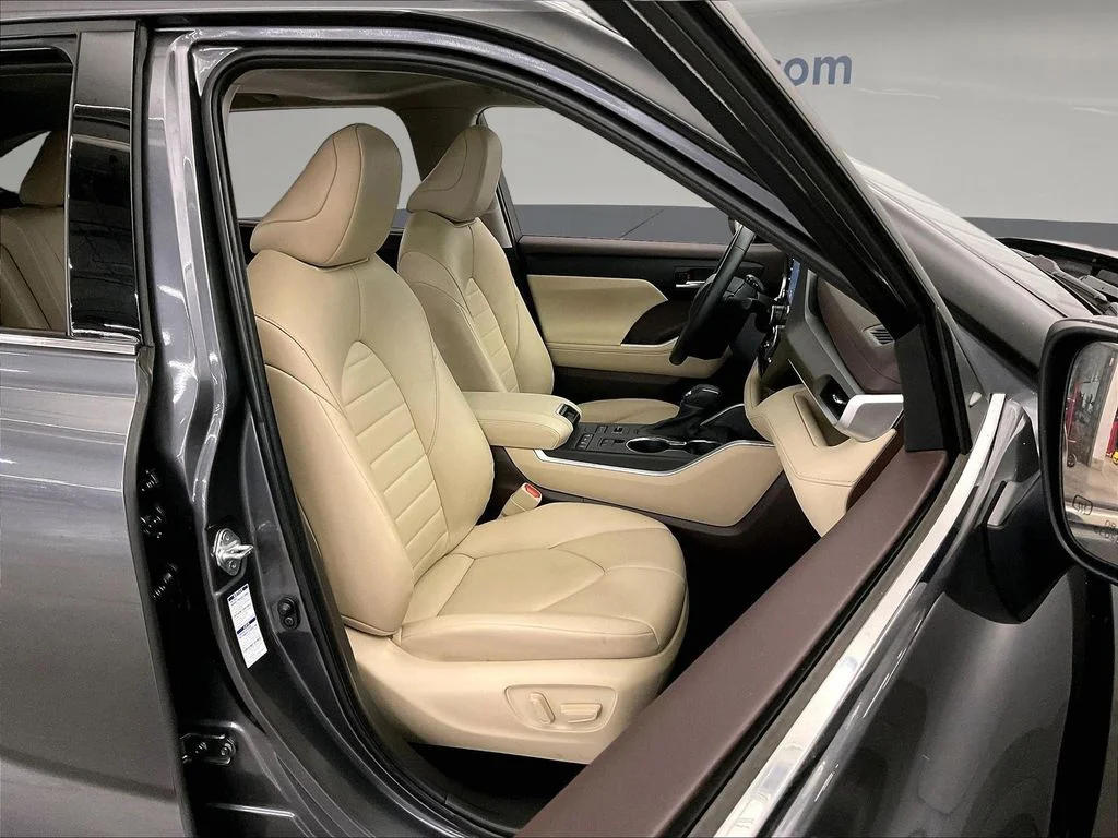 Used 2022 Gray Toyota XLE image 10