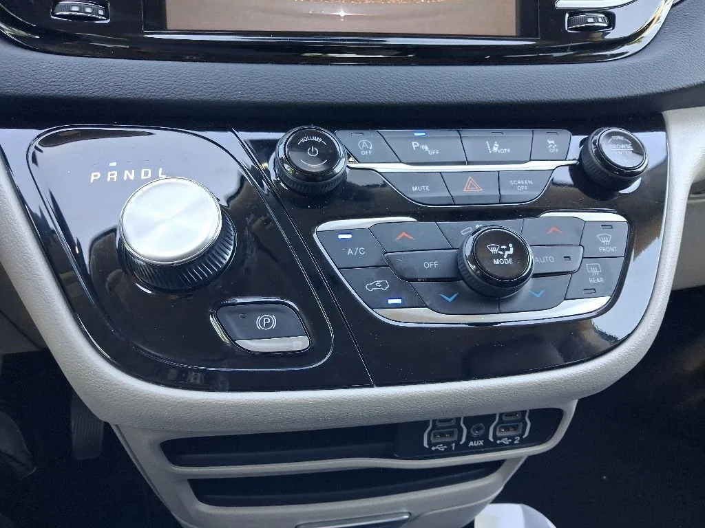 Used 2023 White Chrysler Touring L image 24