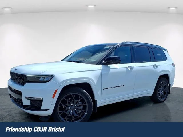 Used 2025 White Jeep Summit image 1