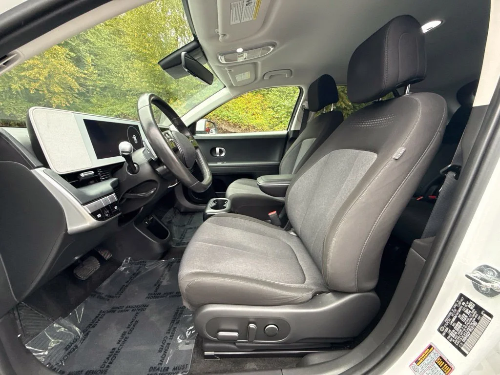 Used 2024 Atlas White Hyundai SEL image 8