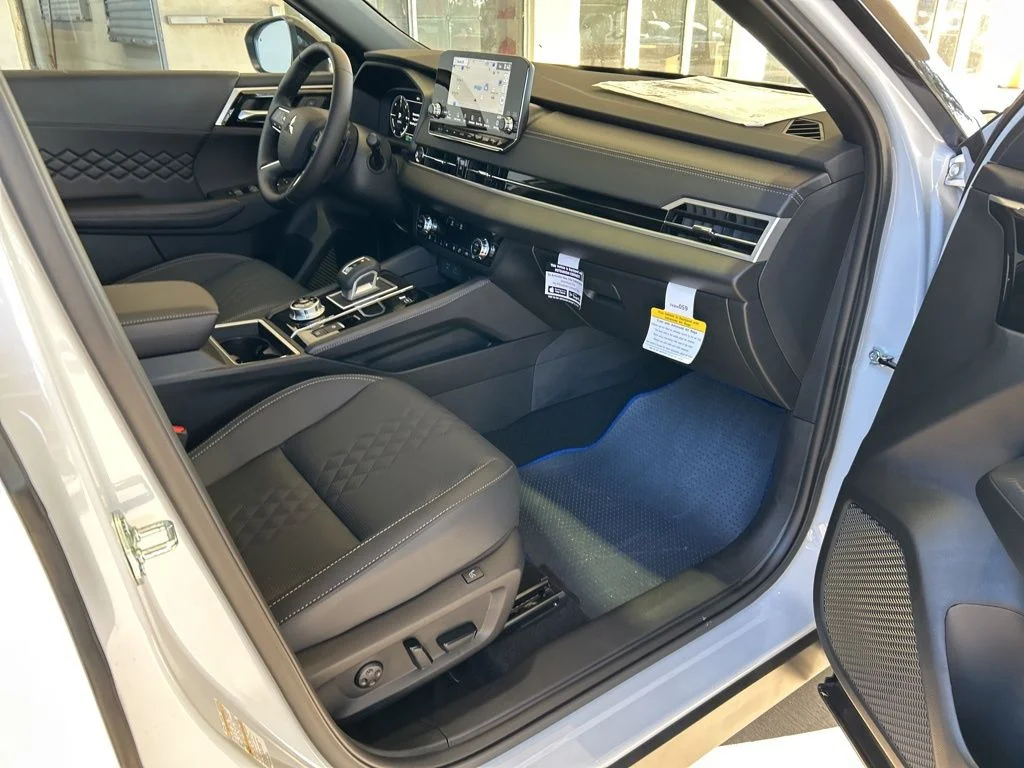 2025 Mitsubishi Outlander Plug-in Hybrid SEL Black Edition - Photo 26